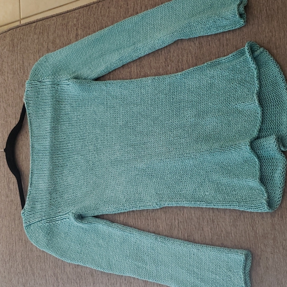 Banana Republic turquoise top. - Picture 3 of 4